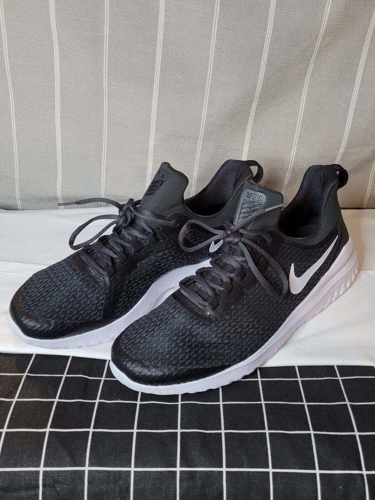 NIKE RENEW RIVAL RUNNING SHOES