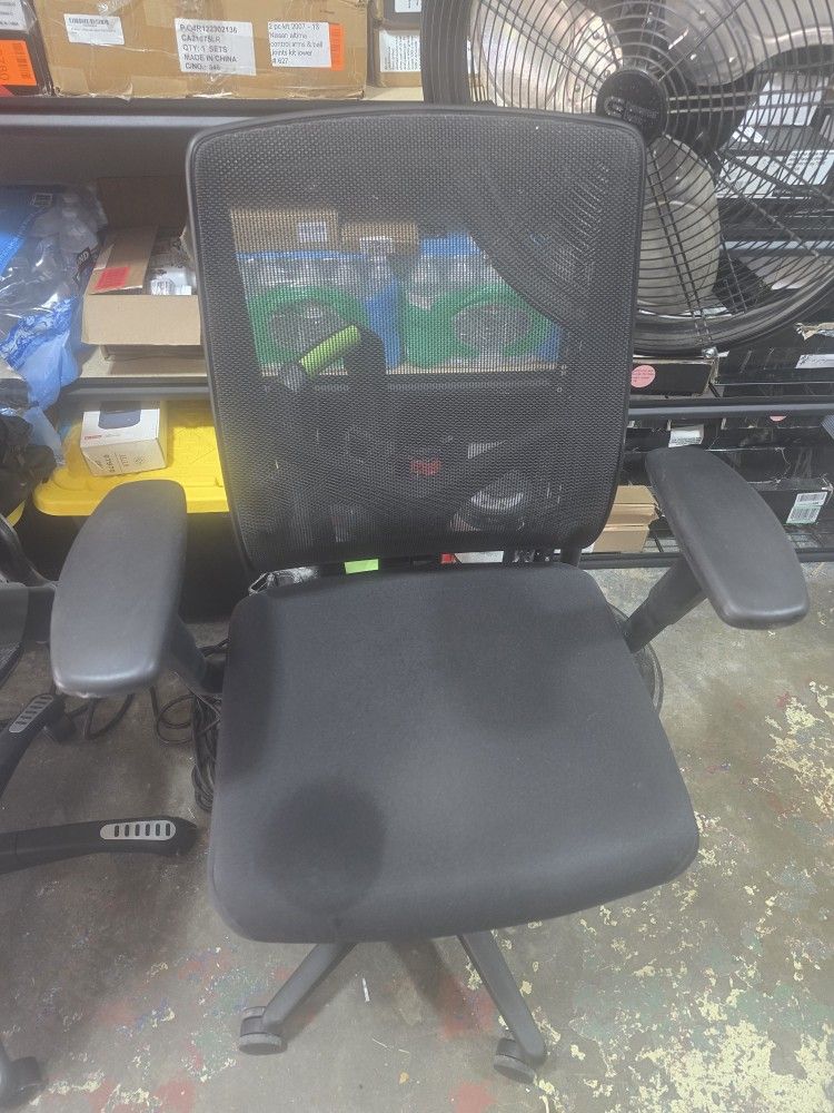 2 Blackoffice Chair With Adjustable Armrest Brand Allsteel So separately #687 # 688