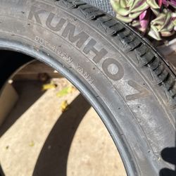 Kumho 245/45R19 98H
