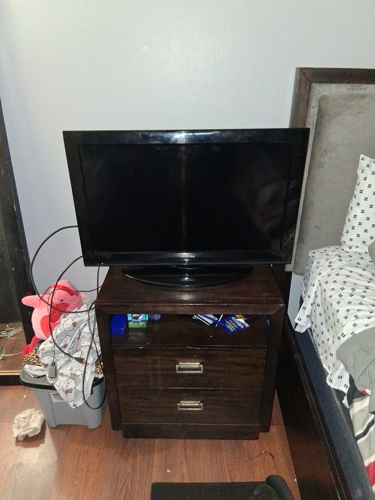 32 Inch Toshiba 32C120U without a remote