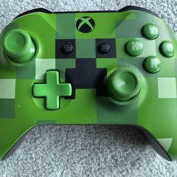 ***NO TRADES!!!*** Minecraft Creeper Xbox One controller ***NO TRADES!!!***
