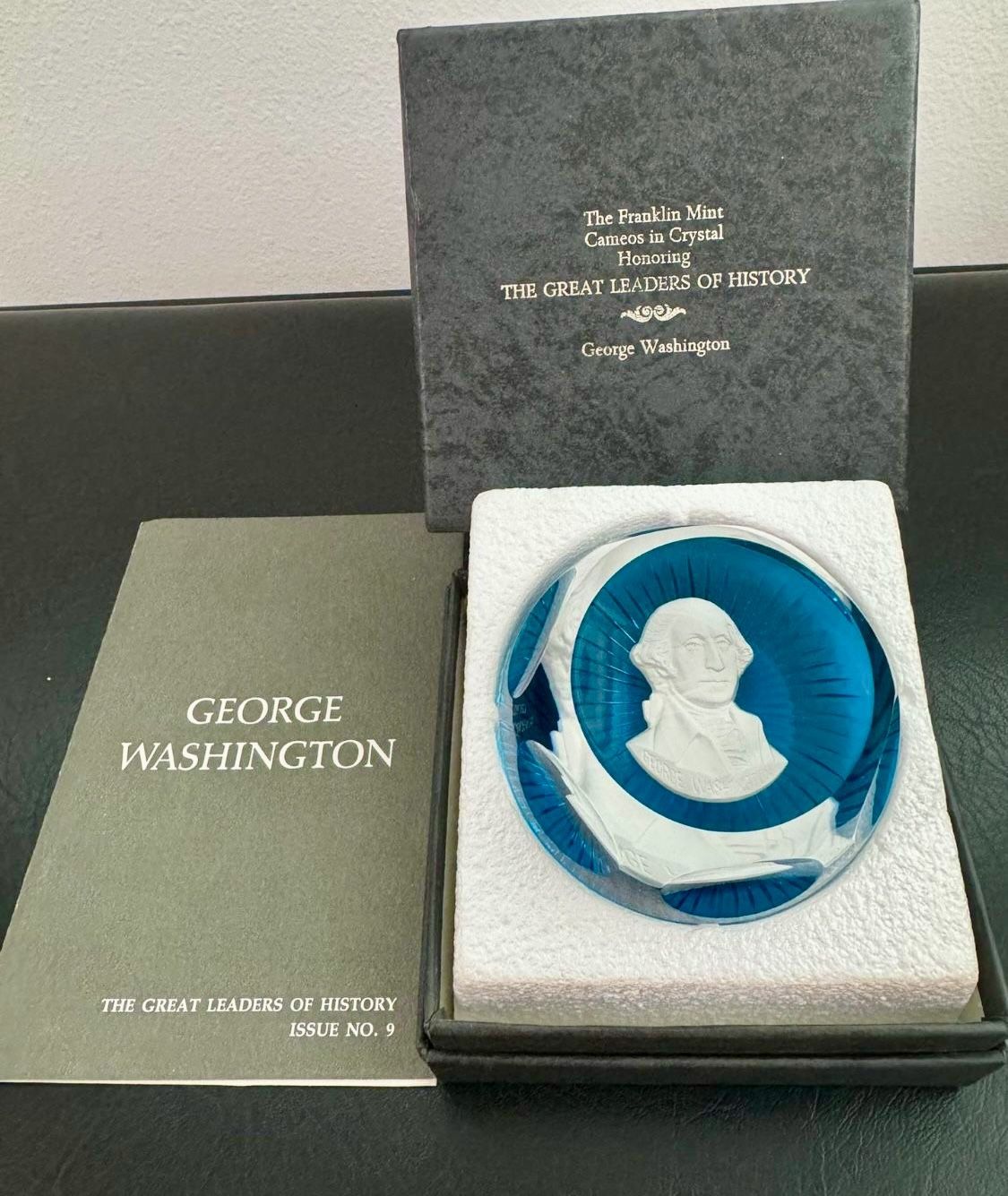Baccarat Crystal Franklin Mint Paperweight the great Leader of history Cameo George Washington  In great condition  Comes in box with certificate of a