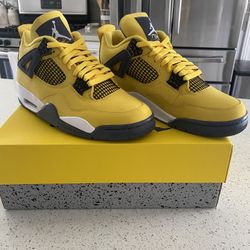 Air Jordan 4 Retro Lightning