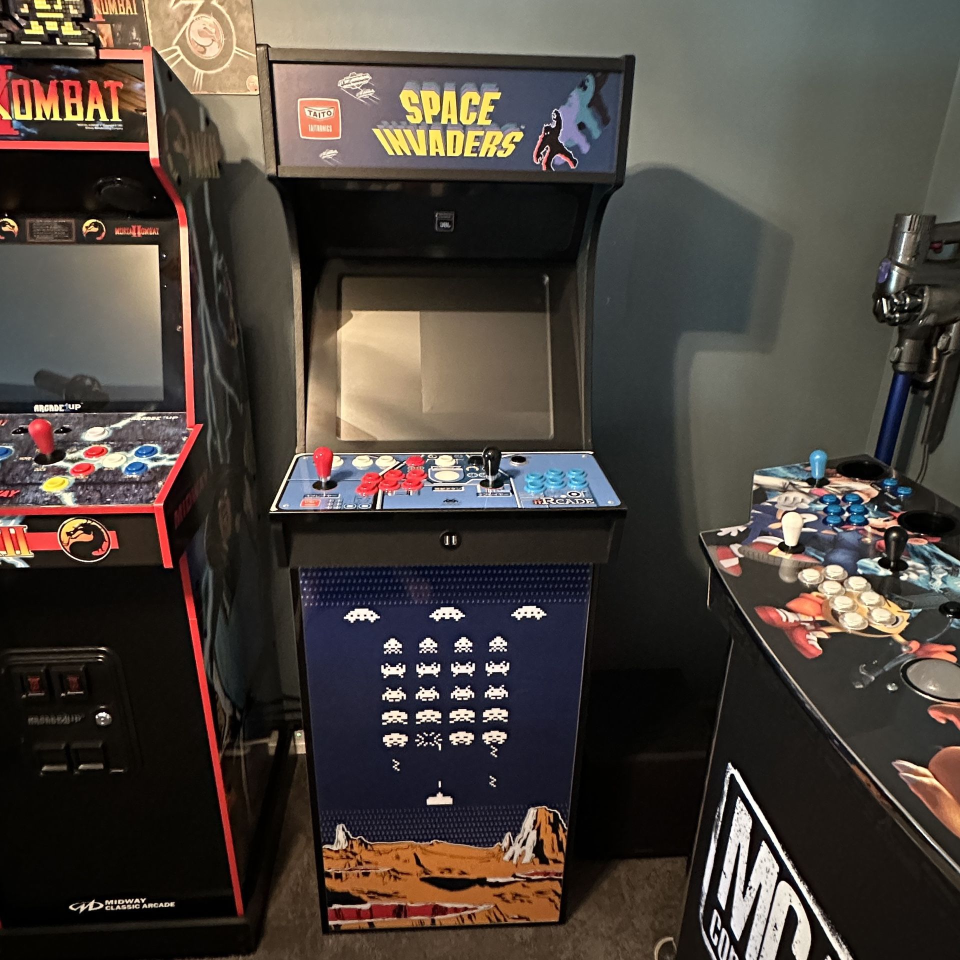 Space Invaders iiRcade Gold Arcade Console