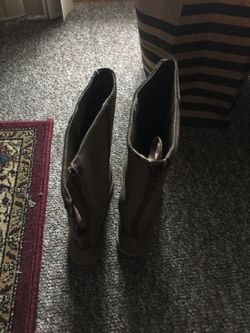 Gap girls boots , size 2 , never been worn