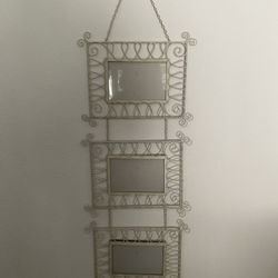 Hanging Metal 32’ 3 Slot Picture Frame