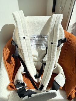 Bumpsuit Armadillo Baby Carrier
