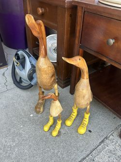 Wooden Duck Figures 