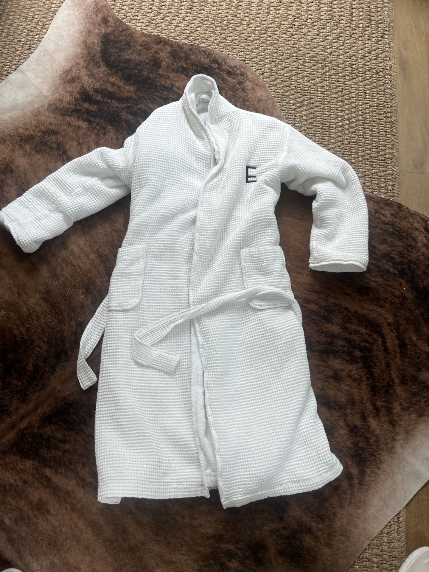 Pottery Barn Waffle Weave Resort Robe Letter E