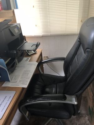 New And Used Office Desks For In Clinton Md Offerup Desk And Hutch Chair For In North Springfield Va