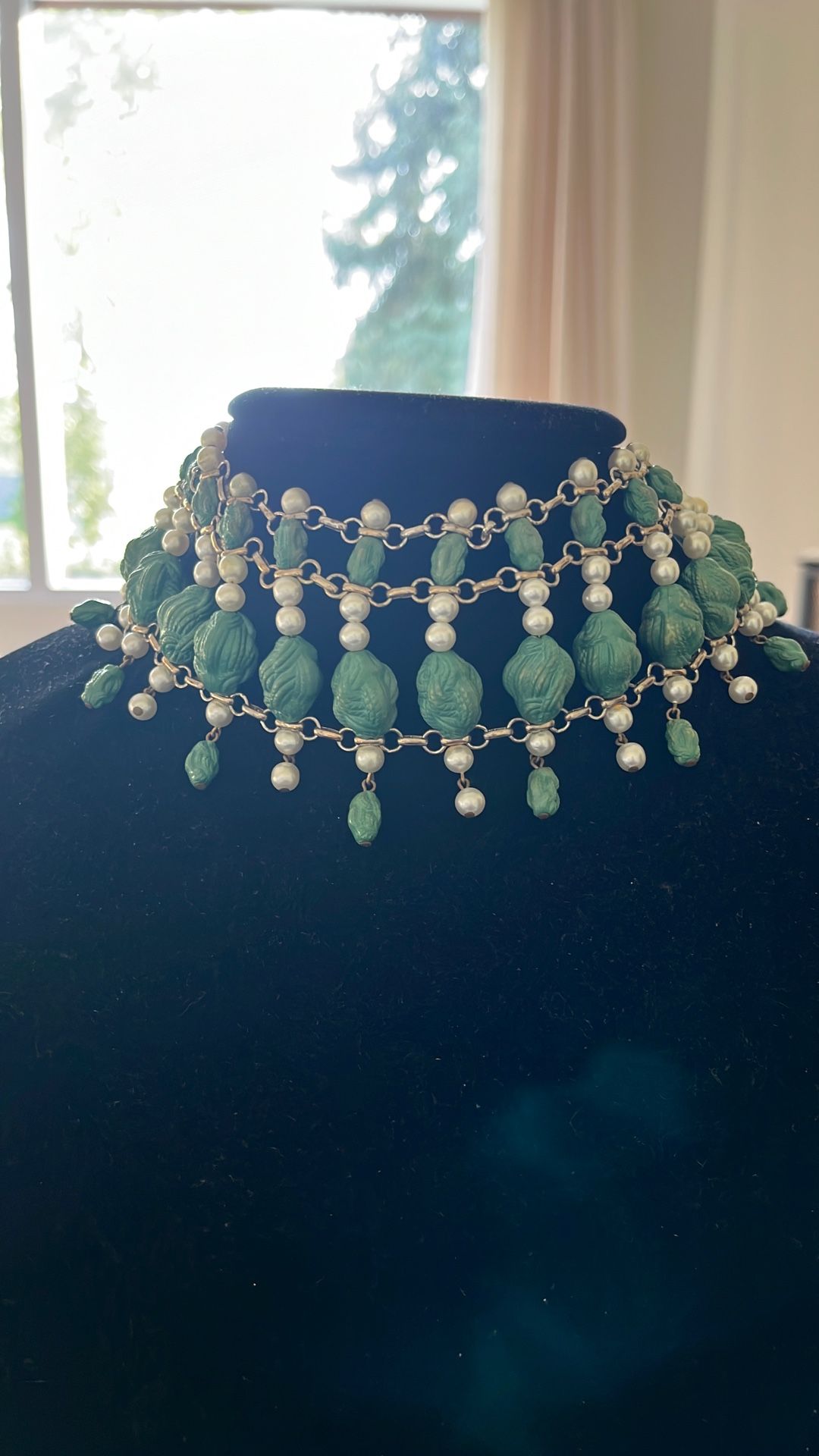 1950 Vintage Choker With Green Beads And Pearls
