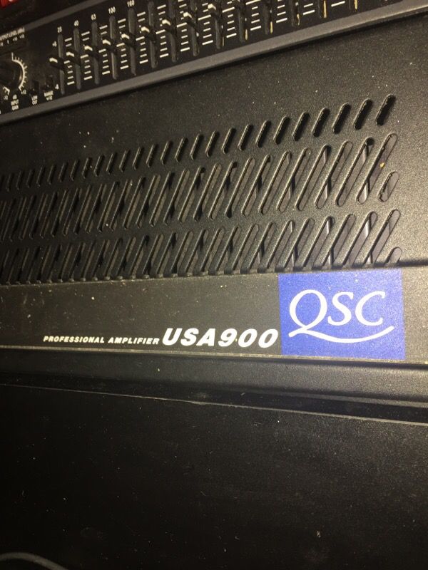 QSC USA 900 professional amplifier