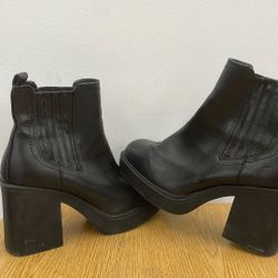 MIA Womens Black Boots. Item No 367 (Shopgoodwill)