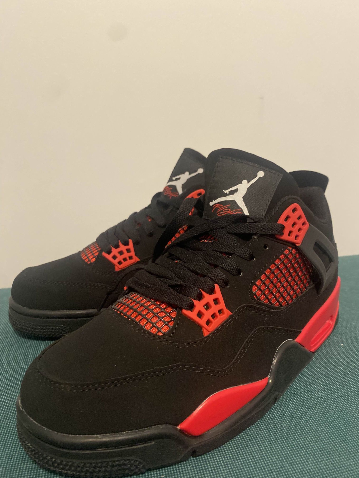 Jordan 4 Red Thunder 