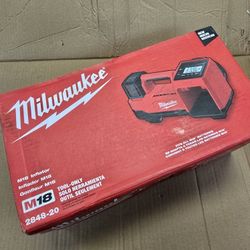 Milwaukee M18 18-Volt Lithium-Ion Cordless Electric Portable Inflator (Tool-Only)
