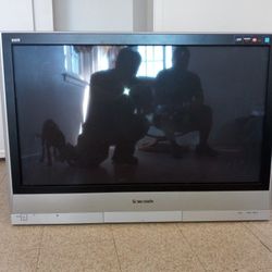 Panasonic 32 inches