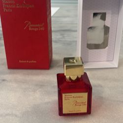 MFK baccarat 540 extrait de parfum