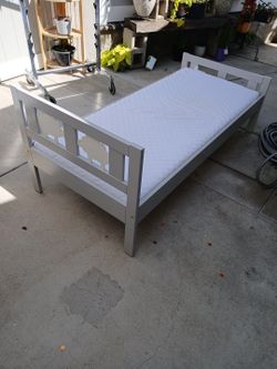 SEMI NEW SLATTED BED (junior)