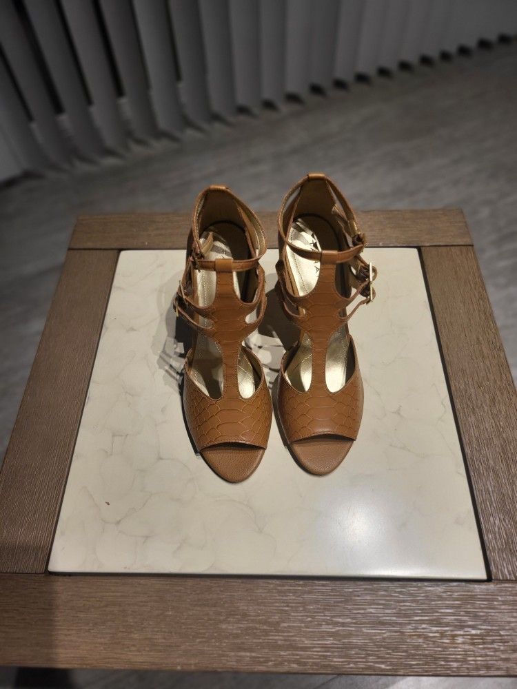 Tahari Heels