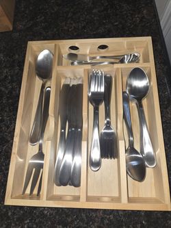 Silverware Set With Bamboo Caddy