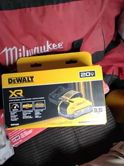 Dewalt xr powerstack charger and battery 3.5ah