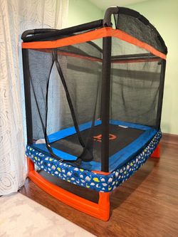 Toy: Indoor/Outdoor Trampoline