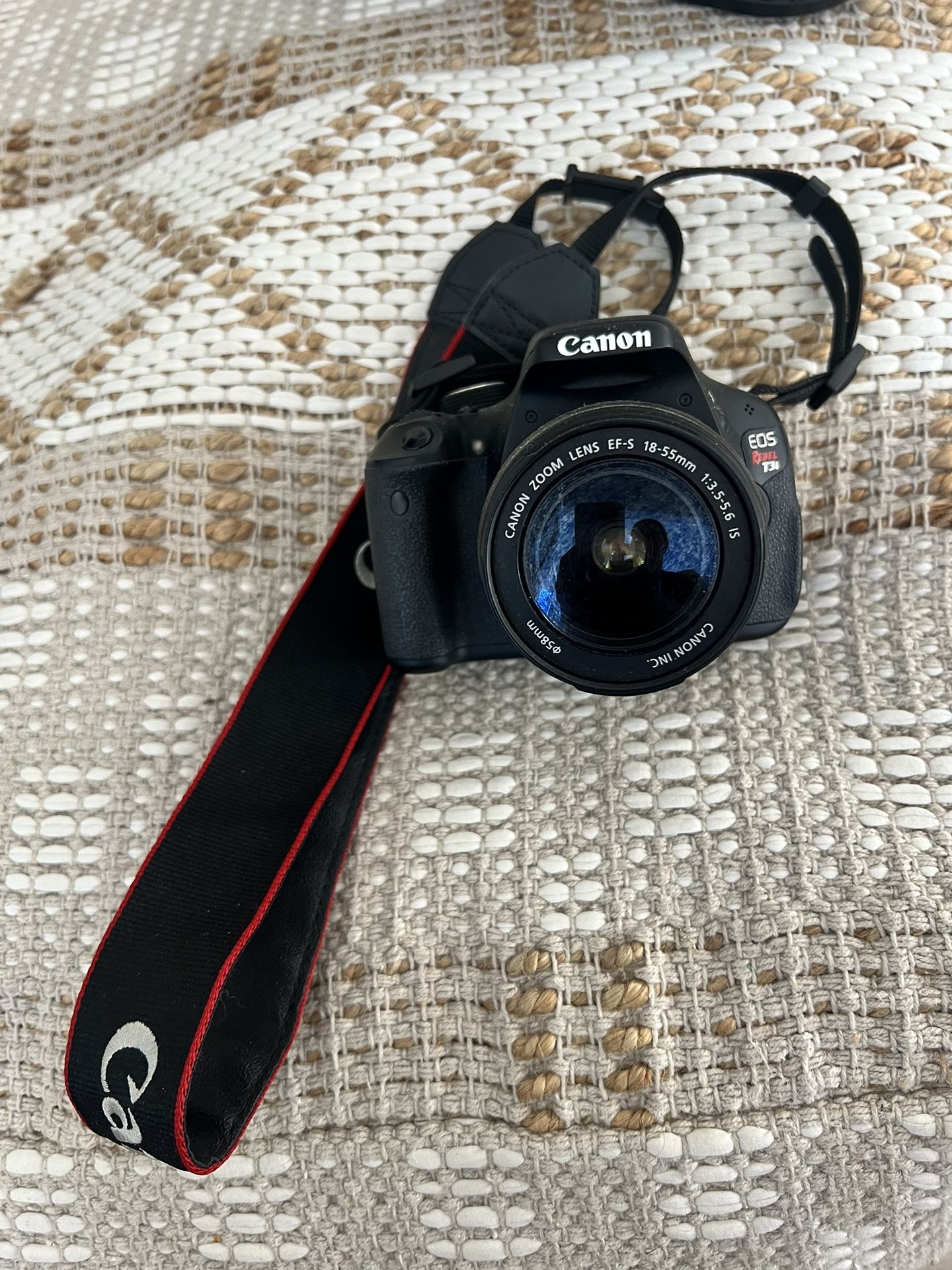 Canon EOS Digital Rebel T3i w/18-55mm