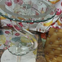 S-Shaped Glass Sculpture