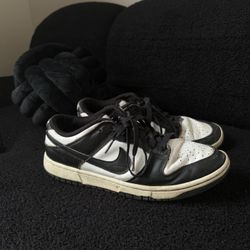 Nike Panda Dunks