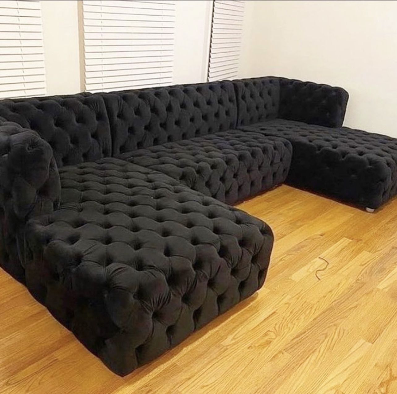 New Black Velvet Sectional Tufted U-Shaped