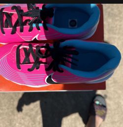 New girls softball cleats 4.5youth