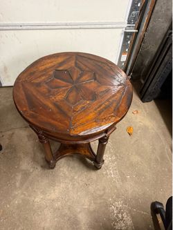 Vintage Solid Wood Round Accent Table / Side Table