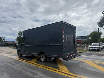 ford transit cutaway box truck CLEAN TITLE 2022