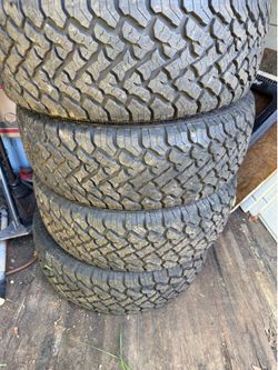 275/65/18 tires like new