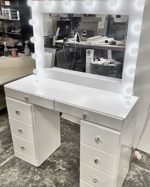 8 Drawer Makeup Vanity for Sale in South Gate, CA OfferUp