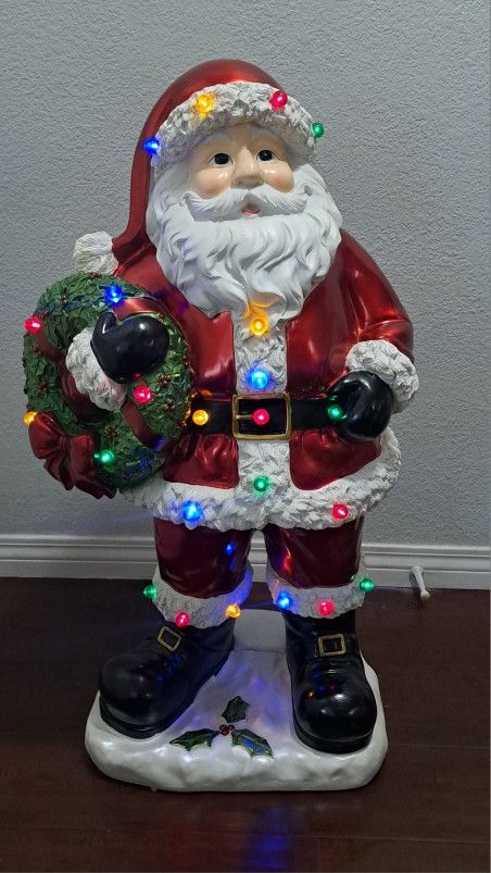 Kringle Express Indoor/Outdoor Oversized 36" Illuminated Santa w/ Wreath 2018