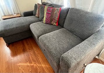 Clean, comfy & versatile Couch