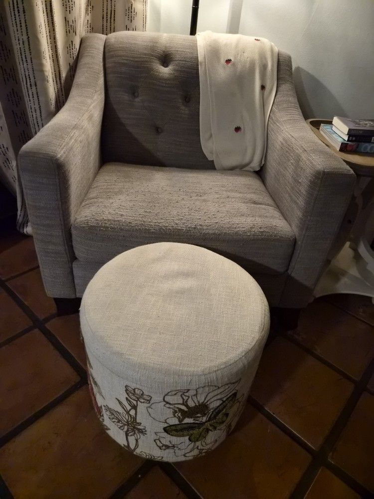 Chair Wirh Ottoman