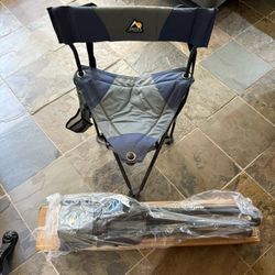 TWO GCI Outsoor Quick-E-Seat