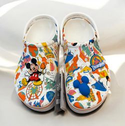 Disneyland Parks Crocs Mens Size 7 Womens Size 9 ~White Disney Mickey Mouse 2025