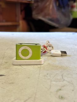 Apple iPod Shuffle Green – Includes Dock & USB Cable