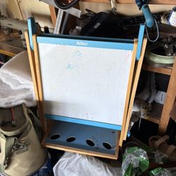 Easel Kids 
