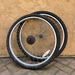 Bike wheels 26” 