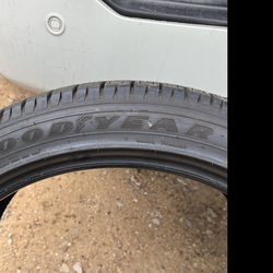 1 tire 285/40/24  same 285/40r24