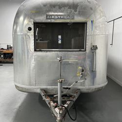 1966 Airstream Safari 22' travel trailer
