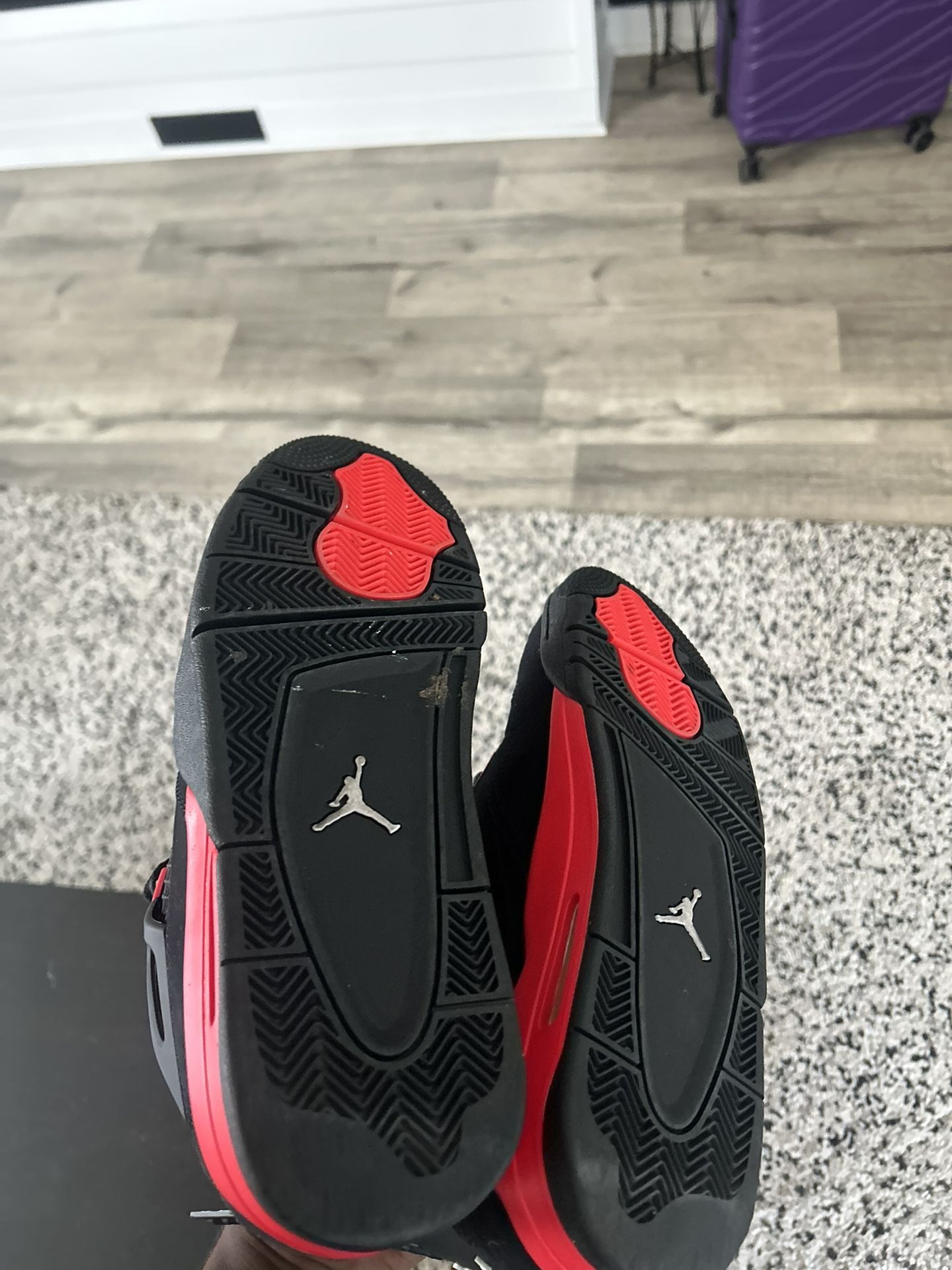 Jordan 4s Red Thunders. 11.5