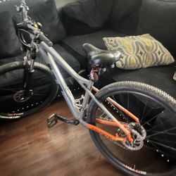 GT Avalanche Sport Mountain Bike