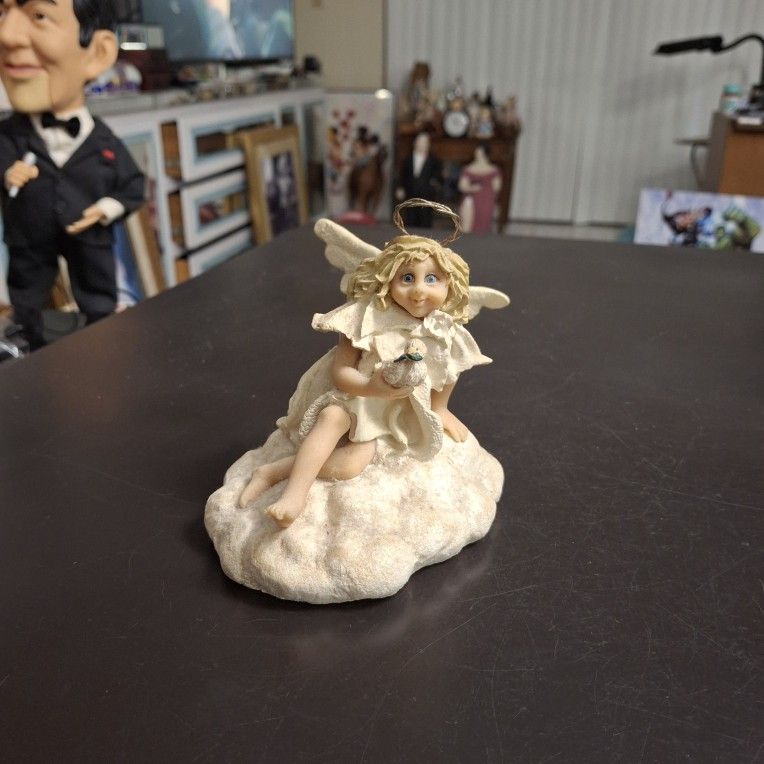 "Heaven Sent" Porcelain Angel Figurine Vintage Collectible By Innovation 4.5"Hx5"L
