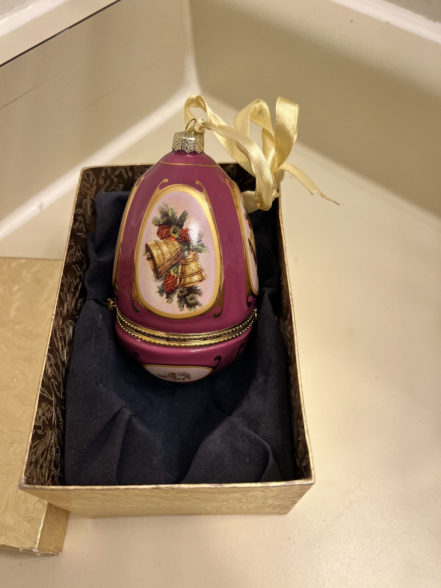 NIB Valerie Parr Hill Porcelain Purple Egg Keychain Figurine Music Box Ornament
