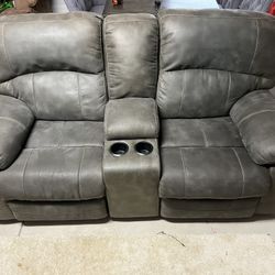 Double Reclining Couch 